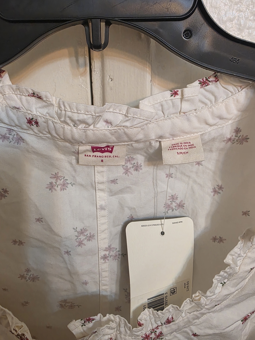 Levi's White Floral Tie-Front Camisole - Picture 3 of 5